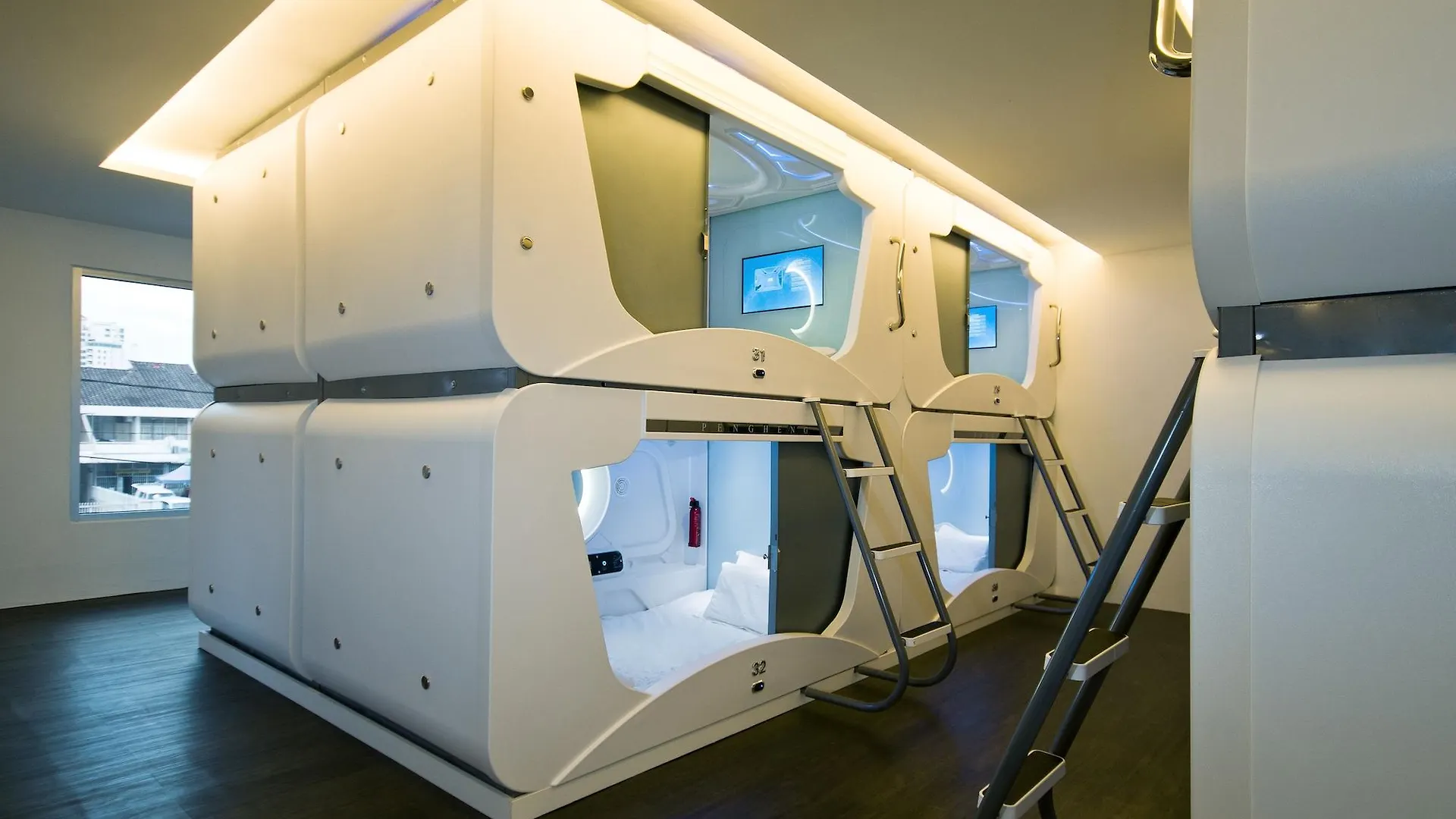 ** Capsule hotel M Qube Hotel Sungai Dua Bukit Malaysia