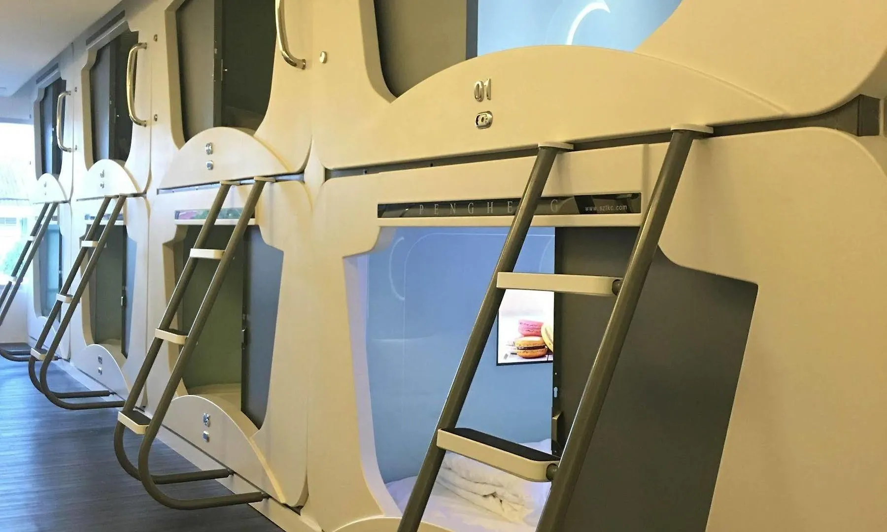 ** Capsule hotel M Qube Hotel Sungai Dua Bukit Malaysia